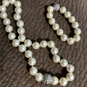 Pearl Necklace and Bracelet Set